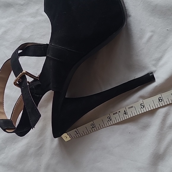 Size 8.5 black suede open toed heels - Picture 4 of 5